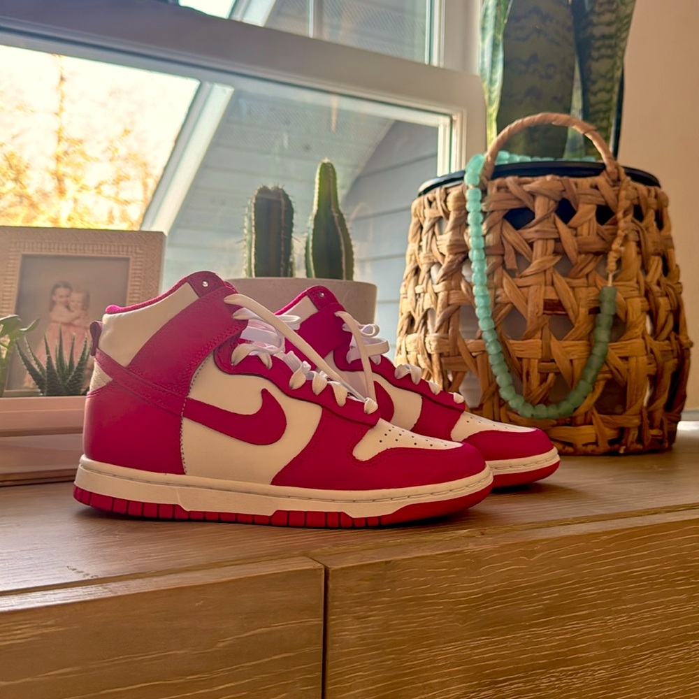 Nike high dunks pink and white size 5